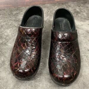 Sanita ~ Purple Snake Skin Clogs